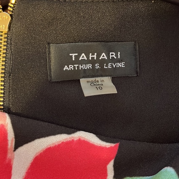 Tahari flowered dress size 10 - Picture 5 of 5